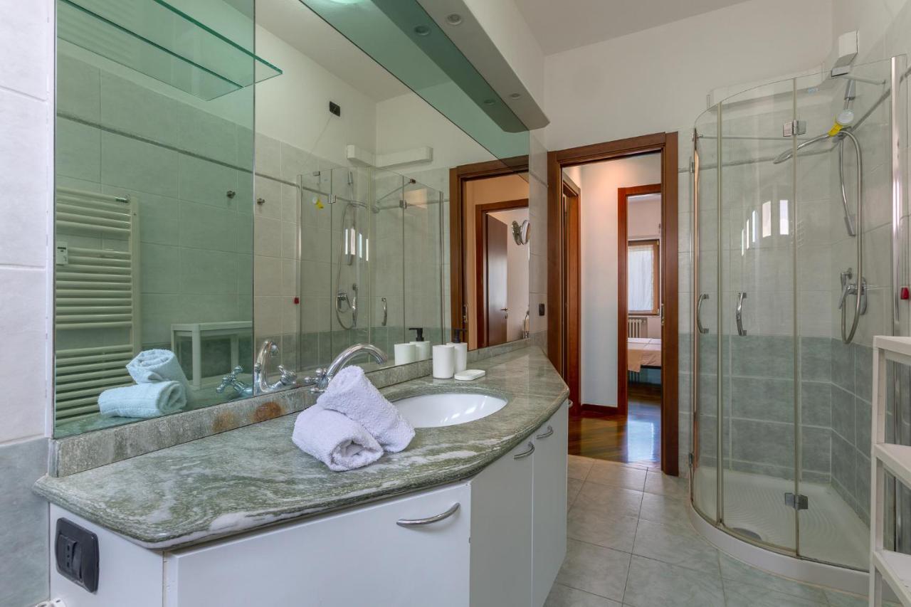 פררה Prospettiva Corso Giovecca Apartment מראה חיצוני תמונה